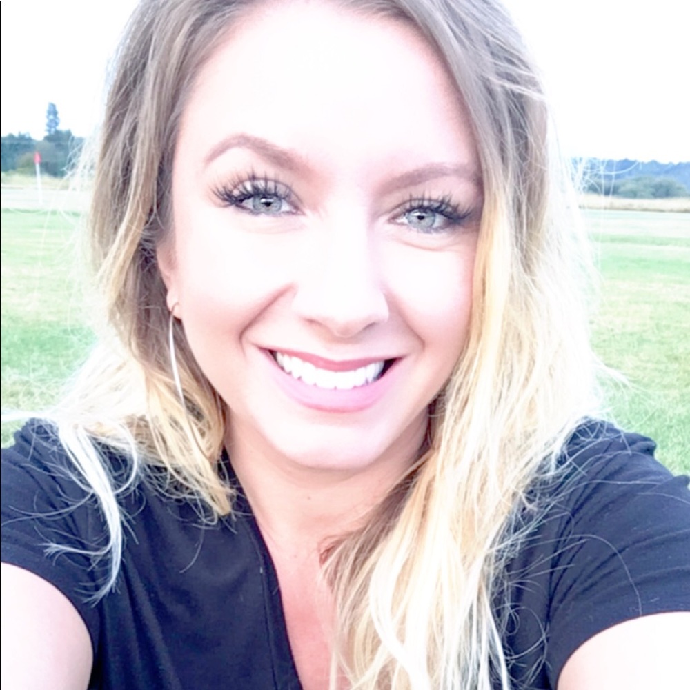 Meet your Posher, Aida